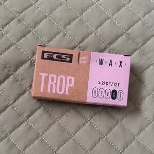 Surf Style Coconut Scented Wax in Pink and Brown